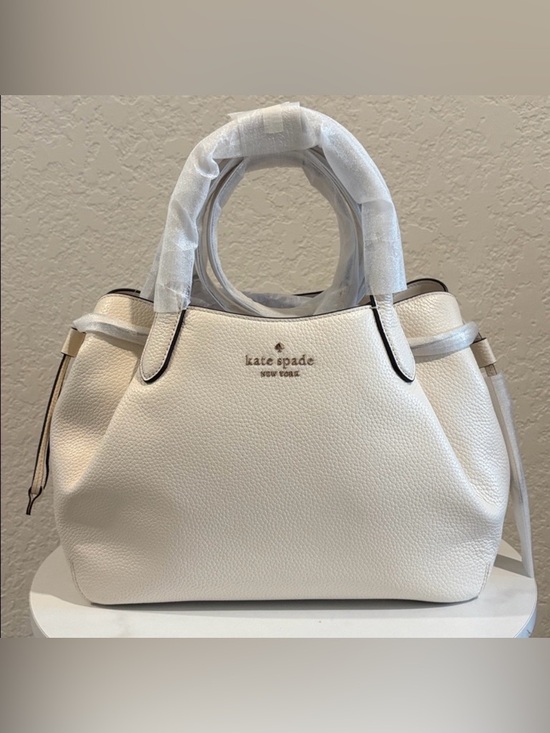 kate spade Handbags - Kate Spade Dumpling Cream Leather Shoulder Bag NWT